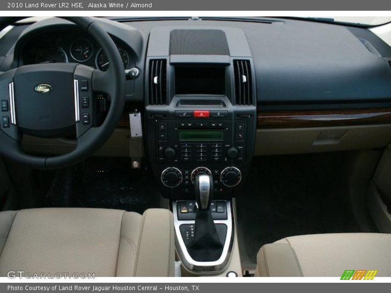 Alaska White / Almond 2010 Land Rover LR2 HSE