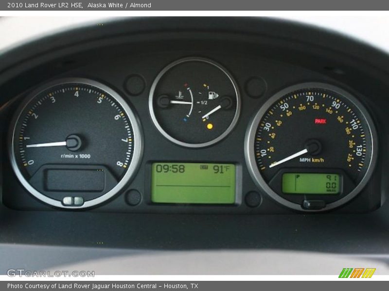 Alaska White / Almond 2010 Land Rover LR2 HSE