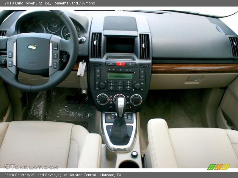 Ipanema Sand / Almond 2010 Land Rover LR2 HSE