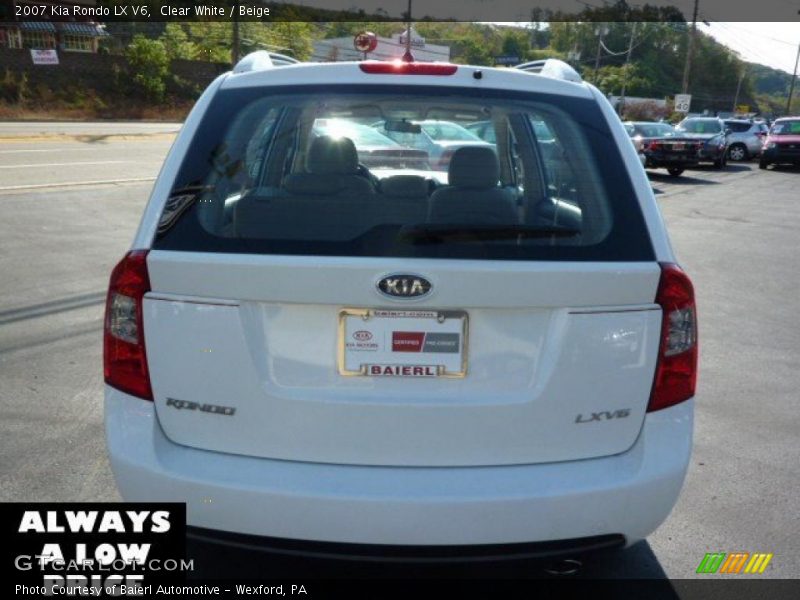 Clear White / Beige 2007 Kia Rondo LX V6