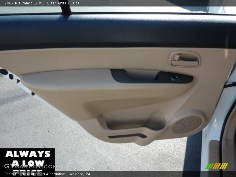 Clear White / Beige 2007 Kia Rondo LX V6