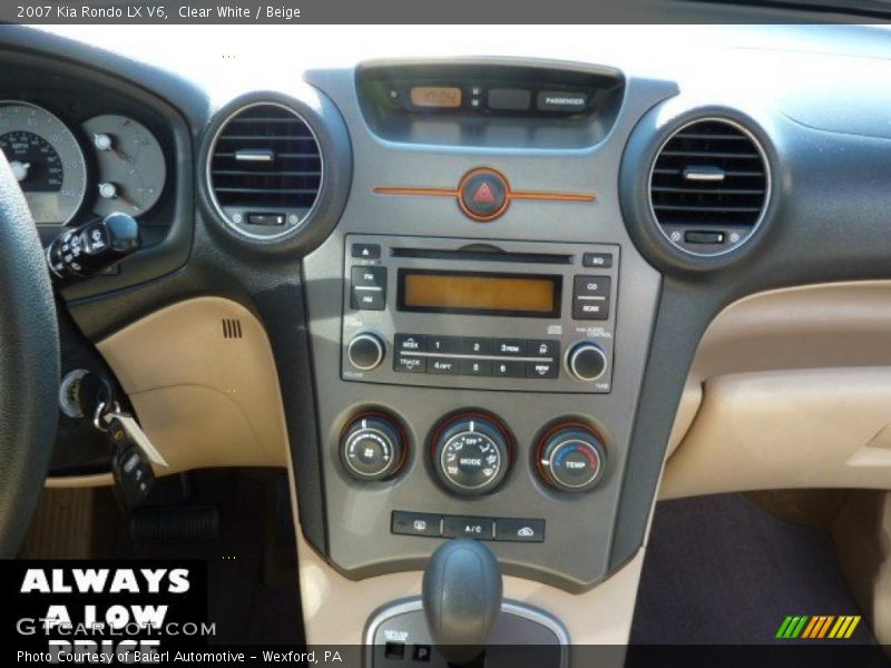 Clear White / Beige 2007 Kia Rondo LX V6
