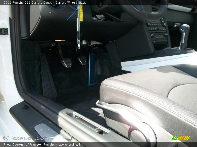 Carrara White / Black 2011 Porsche 911 Carrera Coupe