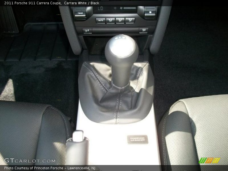 Carrara White / Black 2011 Porsche 911 Carrera Coupe