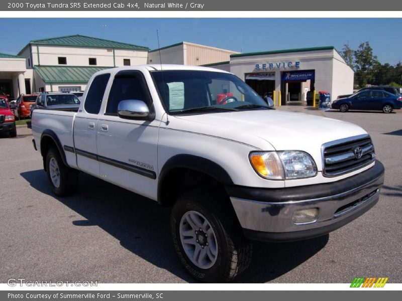 Natural White / Gray 2000 Toyota Tundra SR5 Extended Cab 4x4