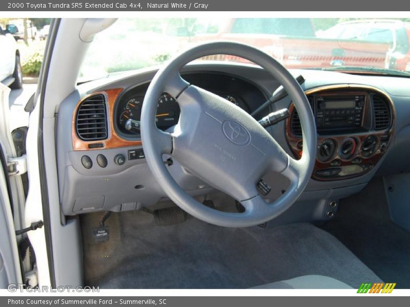 Natural White / Gray 2000 Toyota Tundra SR5 Extended Cab 4x4