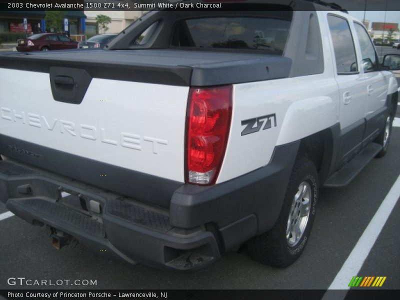 Summit White / Dark Charcoal 2003 Chevrolet Avalanche 1500 Z71 4x4