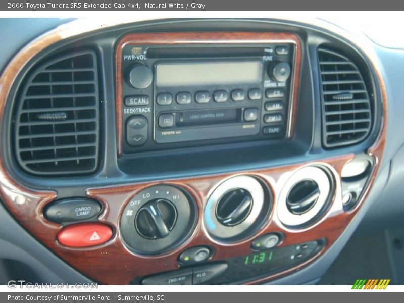 Natural White / Gray 2000 Toyota Tundra SR5 Extended Cab 4x4
