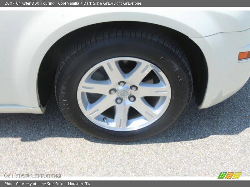 Cool Vanilla / Dark Slate Gray/Light Graystone 2007 Chrysler 300 Touring