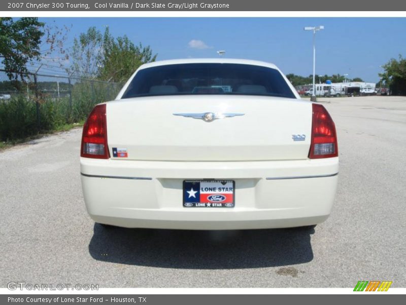 Cool Vanilla / Dark Slate Gray/Light Graystone 2007 Chrysler 300 Touring