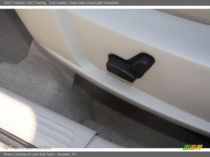 Cool Vanilla / Dark Slate Gray/Light Graystone 2007 Chrysler 300 Touring