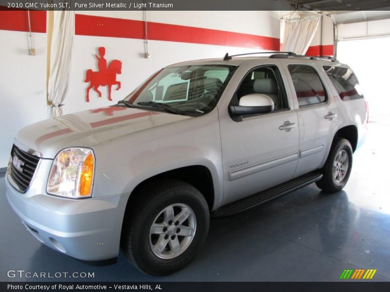 Pure Silver Metallic / Light Titanium 2010 GMC Yukon SLT
