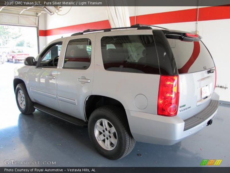 Pure Silver Metallic / Light Titanium 2010 GMC Yukon SLT
