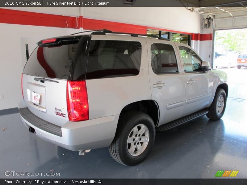Pure Silver Metallic / Light Titanium 2010 GMC Yukon SLT