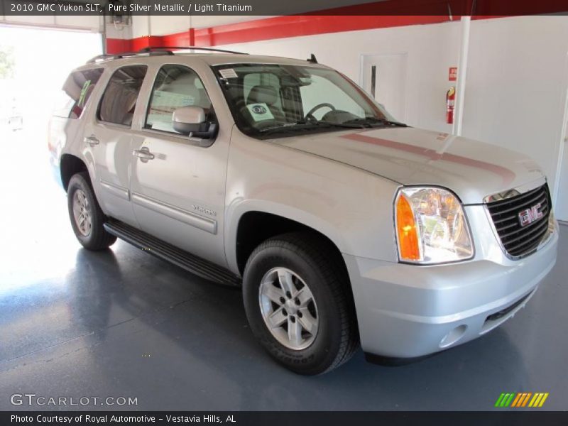 Pure Silver Metallic / Light Titanium 2010 GMC Yukon SLT