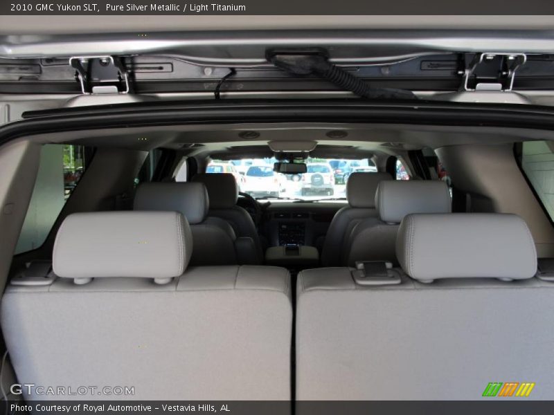 Pure Silver Metallic / Light Titanium 2010 GMC Yukon SLT