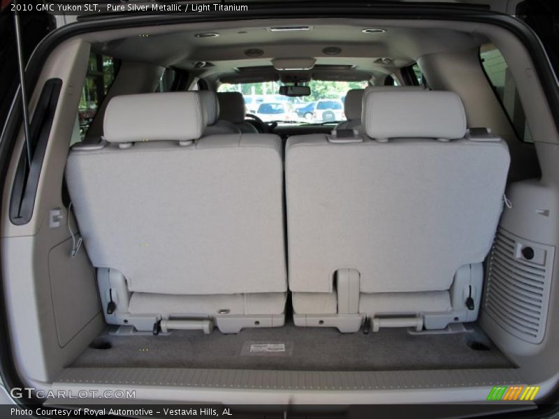 Pure Silver Metallic / Light Titanium 2010 GMC Yukon SLT