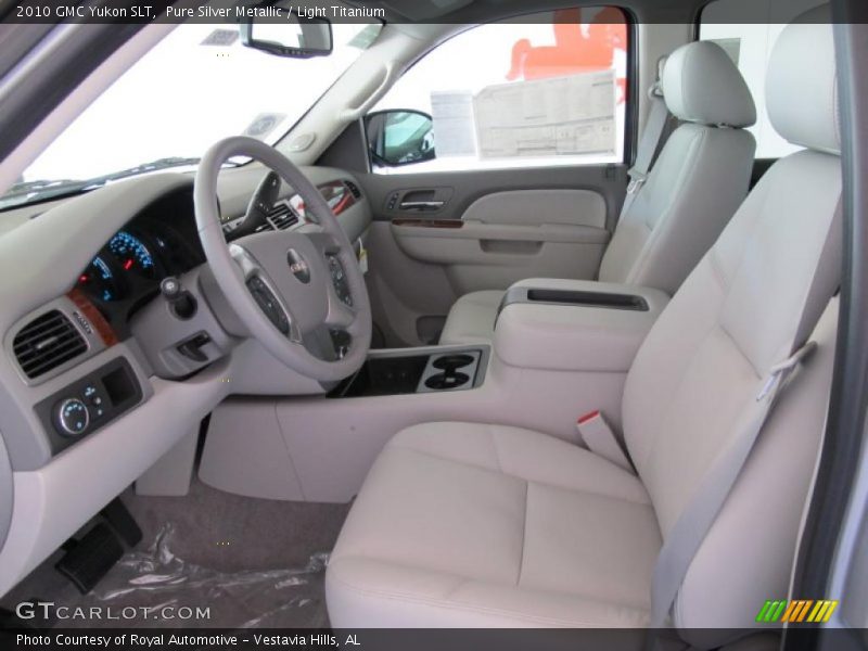 Pure Silver Metallic / Light Titanium 2010 GMC Yukon SLT
