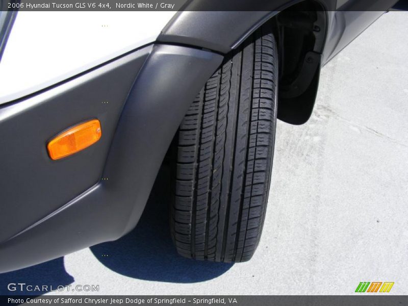 Nordic White / Gray 2006 Hyundai Tucson GLS V6 4x4