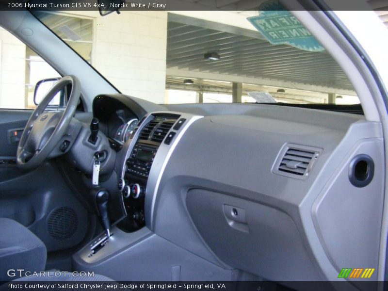 Nordic White / Gray 2006 Hyundai Tucson GLS V6 4x4