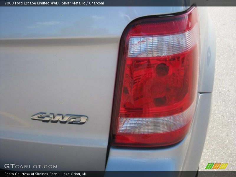 Silver Metallic / Charcoal 2008 Ford Escape Limited 4WD