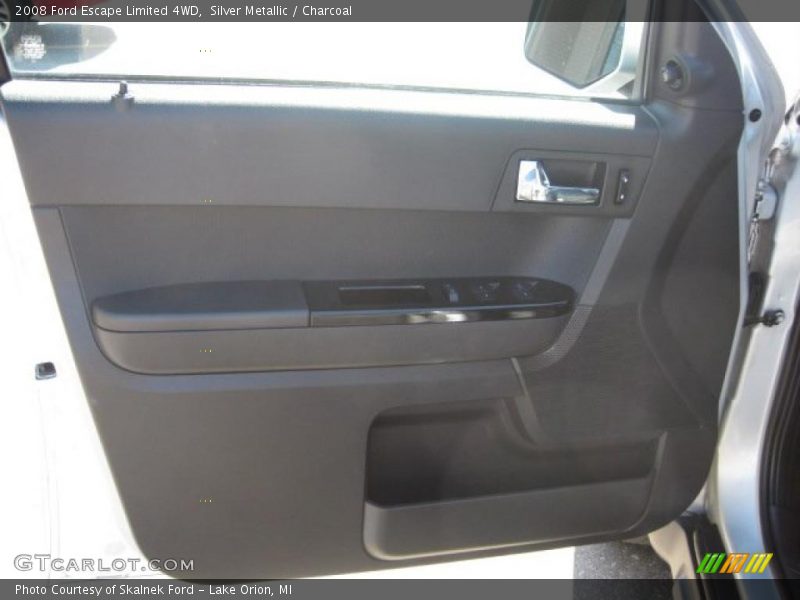 Silver Metallic / Charcoal 2008 Ford Escape Limited 4WD