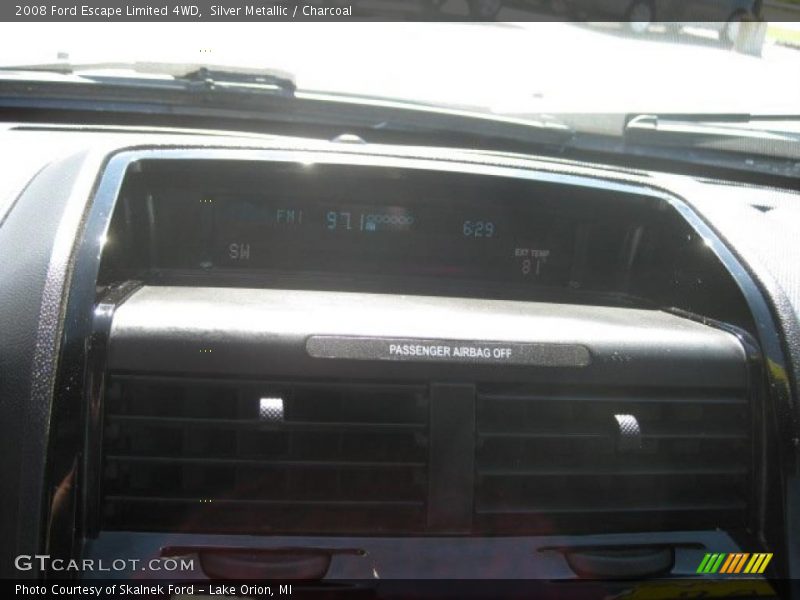 Silver Metallic / Charcoal 2008 Ford Escape Limited 4WD