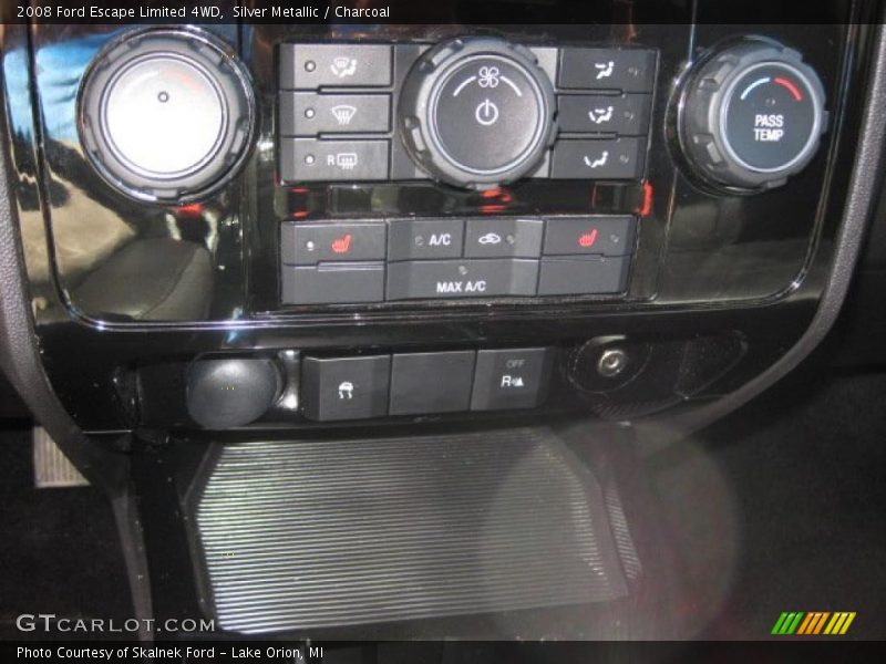 Silver Metallic / Charcoal 2008 Ford Escape Limited 4WD