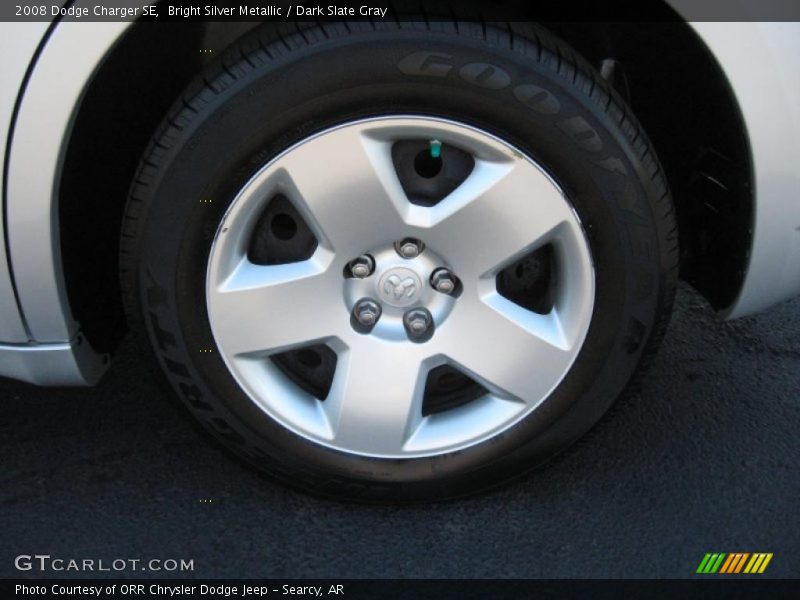Bright Silver Metallic / Dark Slate Gray 2008 Dodge Charger SE
