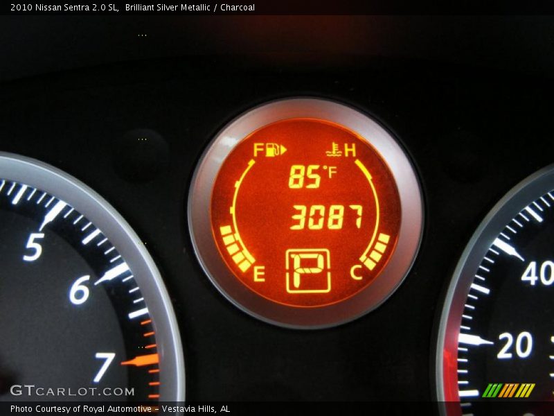 Brilliant Silver Metallic / Charcoal 2010 Nissan Sentra 2.0 SL