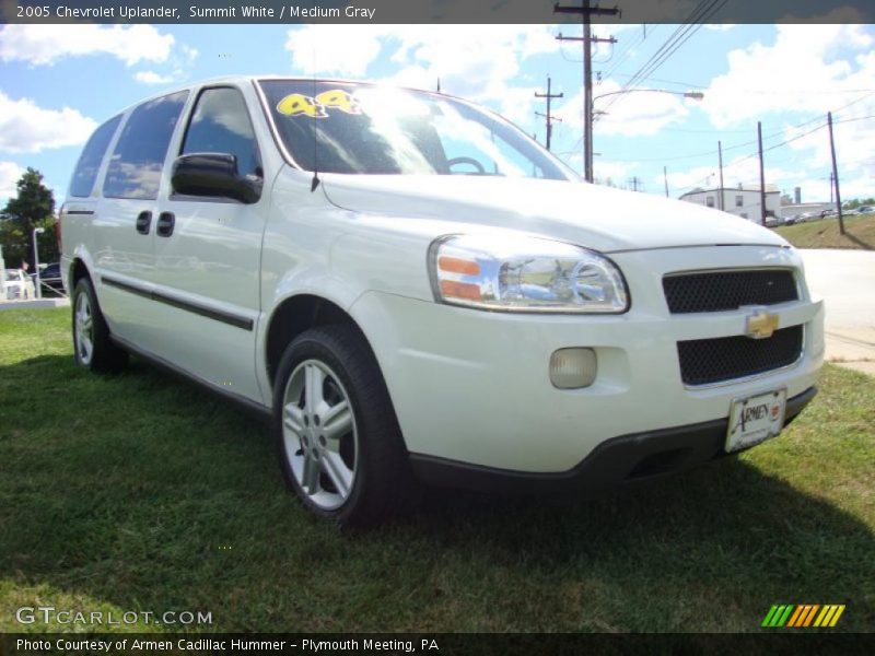 Summit White / Medium Gray 2005 Chevrolet Uplander