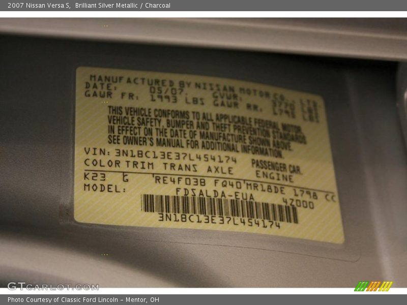 Brilliant Silver Metallic / Charcoal 2007 Nissan Versa S