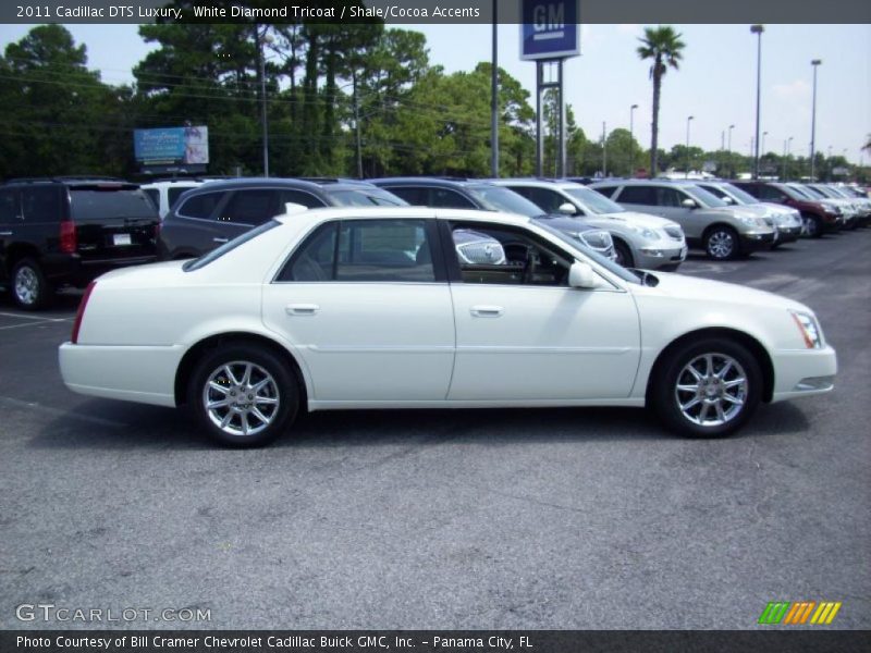 White Diamond Tricoat / Shale/Cocoa Accents 2011 Cadillac DTS Luxury