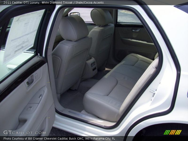 White Diamond Tricoat / Shale/Cocoa Accents 2011 Cadillac DTS Luxury