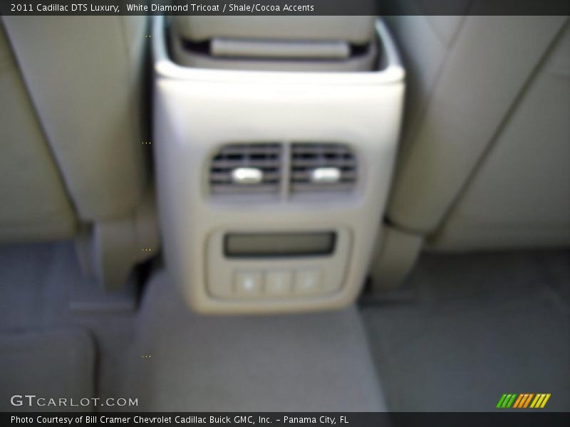 White Diamond Tricoat / Shale/Cocoa Accents 2011 Cadillac DTS Luxury