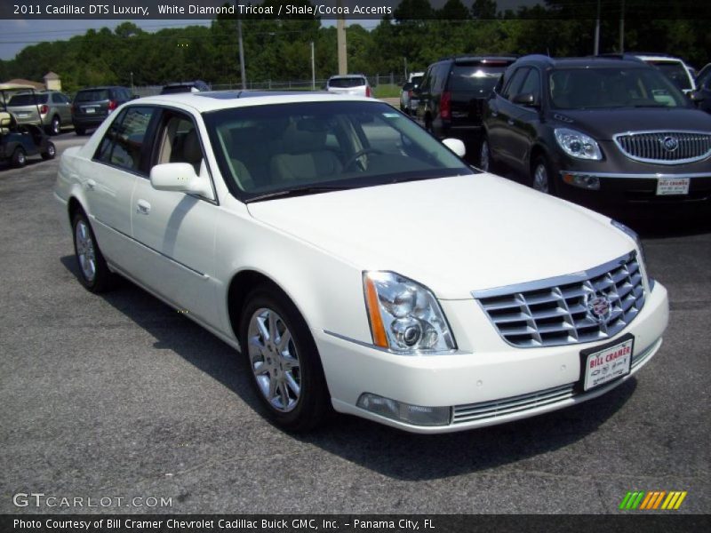 White Diamond Tricoat / Shale/Cocoa Accents 2011 Cadillac DTS Luxury