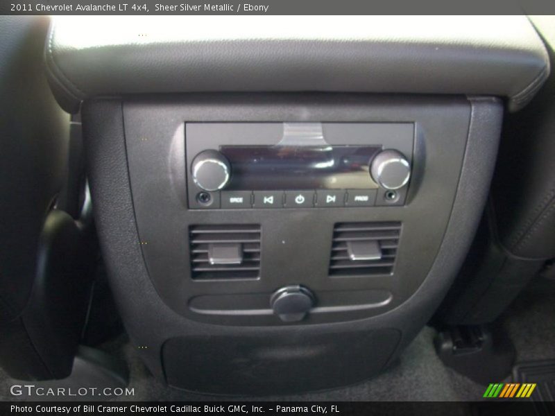 Sheer Silver Metallic / Ebony 2011 Chevrolet Avalanche LT 4x4