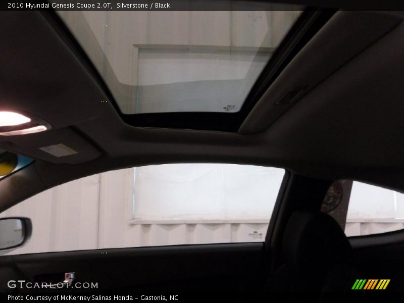 Silverstone / Black 2010 Hyundai Genesis Coupe 2.0T