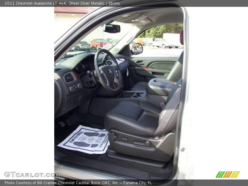 Sheer Silver Metallic / Ebony 2011 Chevrolet Avalanche LT 4x4