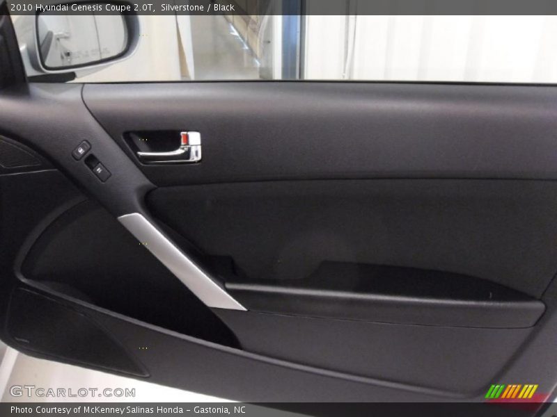 Silverstone / Black 2010 Hyundai Genesis Coupe 2.0T