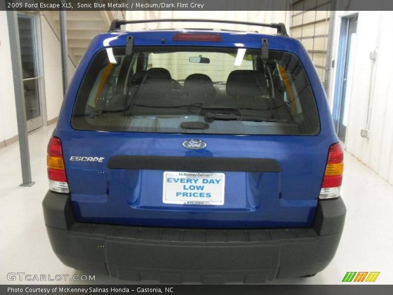 Sonic Blue Metallic / Medium/Dark Flint Grey 2005 Ford Escape XLS