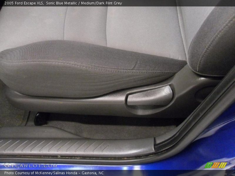 Sonic Blue Metallic / Medium/Dark Flint Grey 2005 Ford Escape XLS