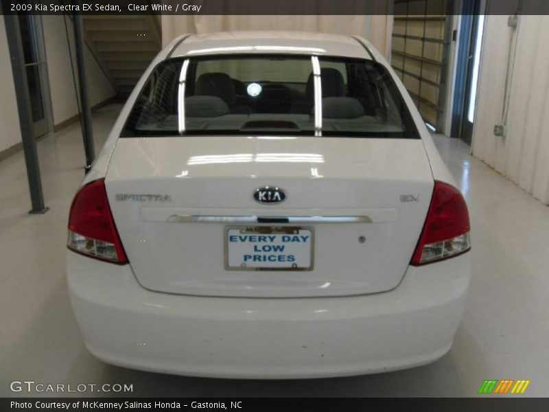 Clear White / Gray 2009 Kia Spectra EX Sedan