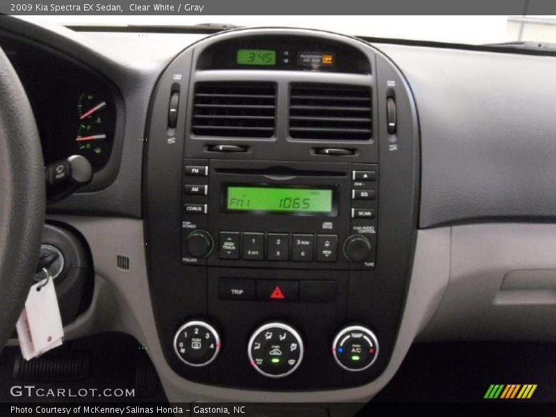 Clear White / Gray 2009 Kia Spectra EX Sedan