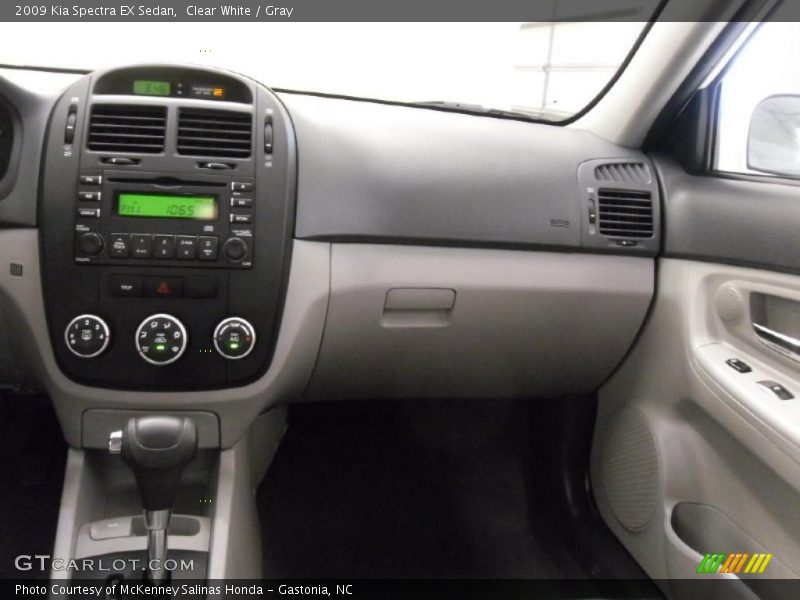 Clear White / Gray 2009 Kia Spectra EX Sedan