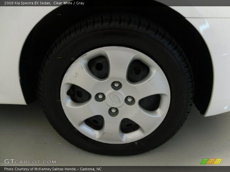 Clear White / Gray 2009 Kia Spectra EX Sedan