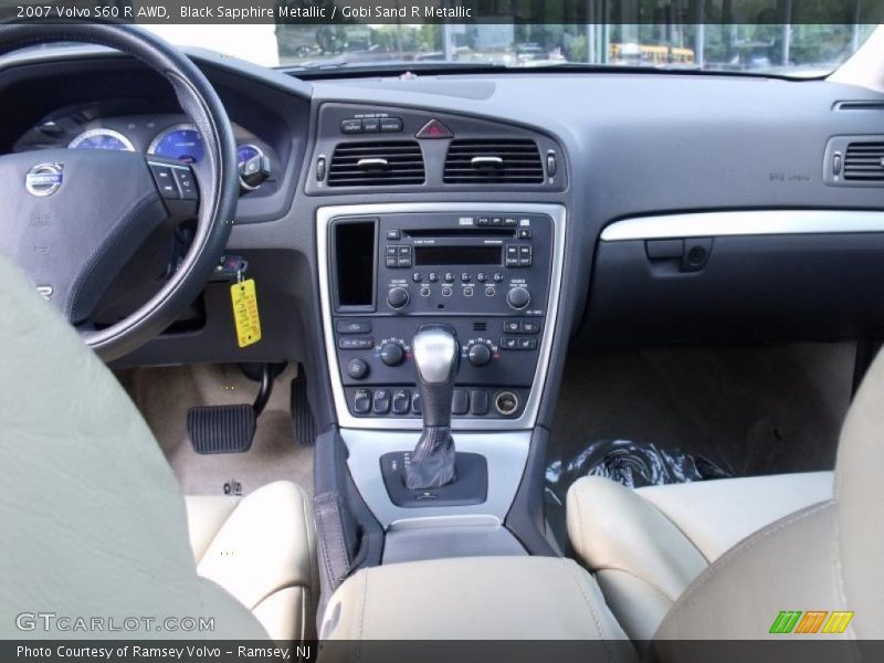 Dashboard of 2007 S60 R AWD