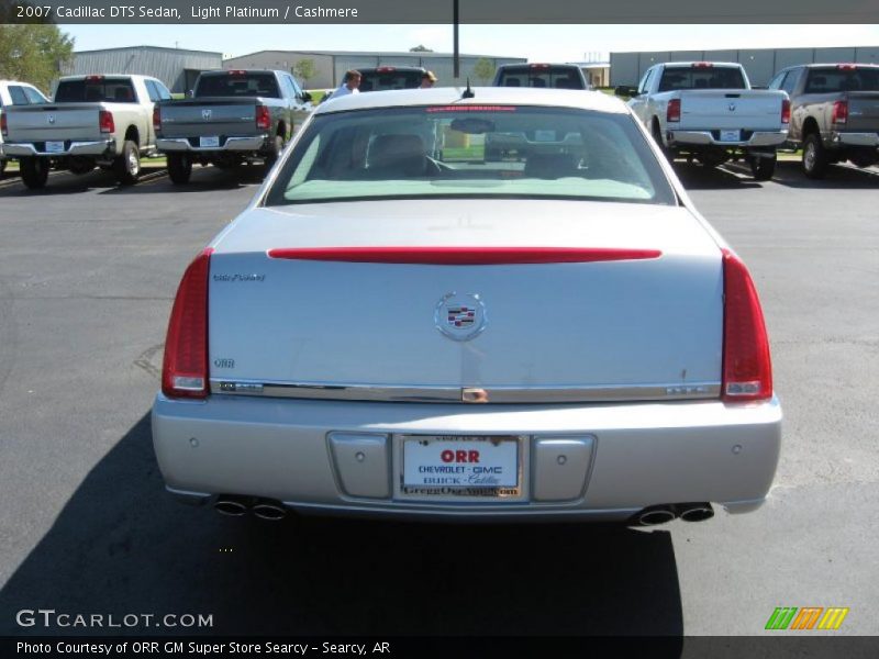 Light Platinum / Cashmere 2007 Cadillac DTS Sedan