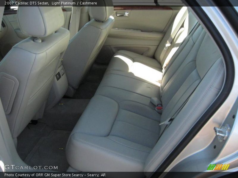 Light Platinum / Cashmere 2007 Cadillac DTS Sedan