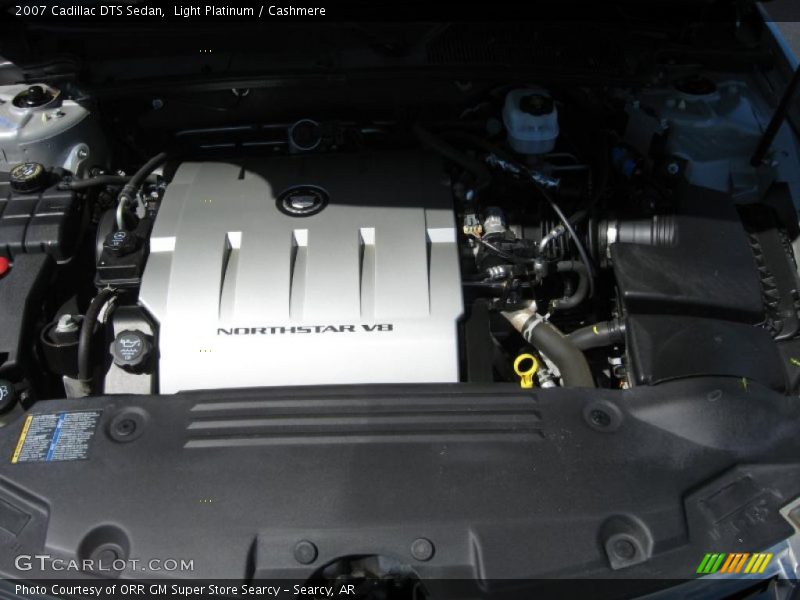 Light Platinum / Cashmere 2007 Cadillac DTS Sedan
